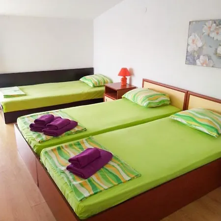 Kъща за гости прохлада 3 и 4 етаж 3* Sinemoretz