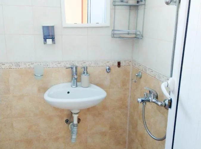 Kъща за гости прохлада 3 и 4 етаж 3* Sinemoretz