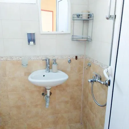 Kъща за гости прохлада 3 и 4 етаж 3* Sinemoretz